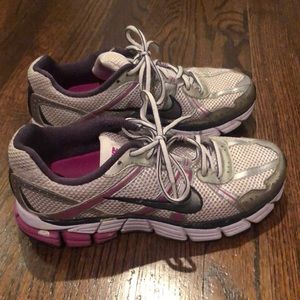 Women’s Nike sneakers